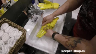 Подготовка вратарских перчаток к использованию