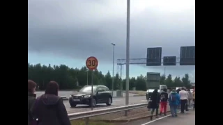 Туристы из Петербурга на границе с Финляндией