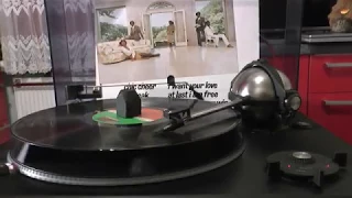 Vinyl HQ, C´est chic le freak - 1979 SOVIET RUSSIAN KORVET 038S "Klingon" turntable CCCP