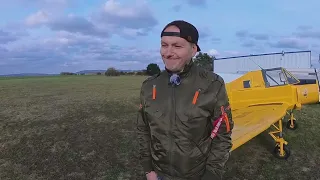 Chtěl být pilotem práškovacího letadla, tak aspoň postavil synovi i sobě Čmeláka...