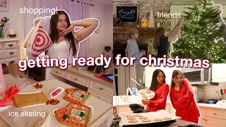 FIRST WEEK OF DECEMBER VLOG 2023🎄decorating for christmas, movie nights, solo traveling and more :)