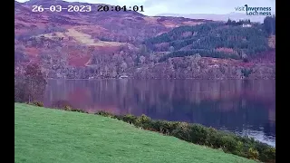 Mysterious Wake down middle of Loch Ness captured on VILN Webcam at Shoreland Lodges on the 26/03/23