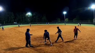 MIDDLE SHOTS, LINE DRIVE SHOTS AND ME GETTING HIT IN THE HEAD WITH THE BALL. #slowpitchsoftball