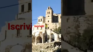 Craco: antico borgo diventato uno dei  paesi fantasma più affascinanti d'Italia (prov. di Matera)