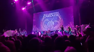 Killswitch Engage ft. Howard Jones - The End Of Heartache (Live)