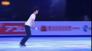 Yulia Lipnitskaya and other female skaters reaction to Yuzuru Hanyu during 2011 Rosteire EX Final