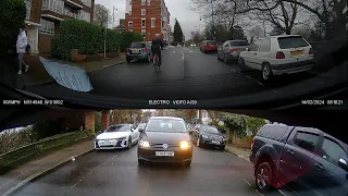 Angry taxi driver flashes lights at patient driver