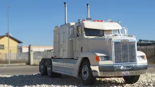 Italeri 1:24 Freightliner FLD 120 (Full Build Video)