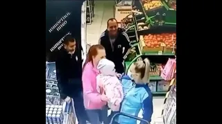 Woman in supermarket gets the wrong baby! See what happened next!