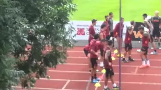 Zeman riprende Totti durante l'esercizio con i sacchi - 07/07/2012