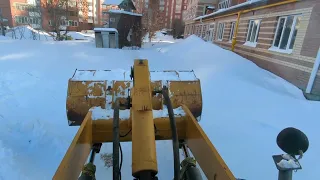 Расчищаю дорогу 🚜 для ломовоза. Уронил дом 🏠 для голубей 🐦