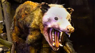 Scary OPOSSUM Animatronic Prop with Babies at Transworld Halloween Haunt Show