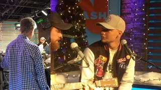 Kane Brown Surprised By Randy Travis While Singing “Three Wooden Crosses”