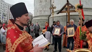 Крестный ход в Светлый понедельник в храмовом комплексе прп. Сергия Радонежского на Рязанке.