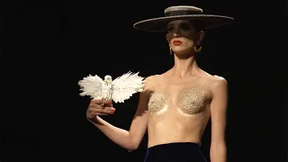 Schiaparelli Haute Couture Fall/Winter 2022/23