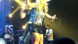 Miranda Lambert and Josh Kelley - "Singin' In A Travelin' Band"