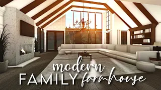 ROBLOX | Bloxburg: Modern Family Farmhouse Mansion 266k | No Large Plot | House Build