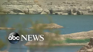 Lake Mead drops to record-low water levels amid dangerous drought conditions | ABCNL