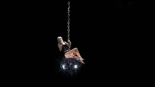 Miley Cyrus - Midnight Sky (VMA Studio Version)