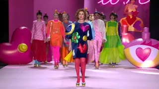 Ágatha Ruiz de la Prada llena de color y alegría la pasarela de Madrid