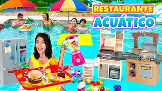 💦RESTAURANTE ACUÁTICO con COMIDITA DE PLÁSTICO 🍔 | Conny Merlin