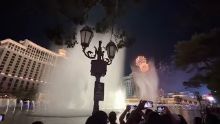 4th of july fireworks spectacular ceasers palace / Bellagio fountains  Las Vegas nv ( 2022 )