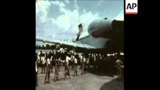 SYND 24-8-73 RELIEF PLANES ARRIVE IN FLOOD AREA OF PAKISTAN