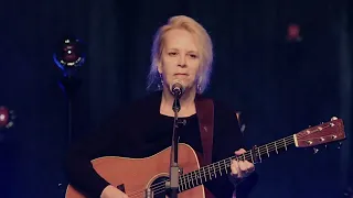 Mary Chapin Carpenter - The Dirt and the Stars
