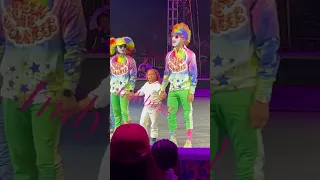 Omg must watch ! What happened at the universal soul circus! 😂 ￼