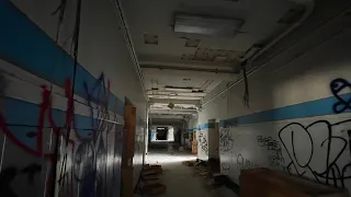 URBEX: Exploring INSIDE an Abandoned Middle School Full of Asbestos (Gault Middle School Tacoma WA)
