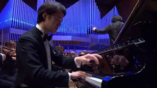 Haiou Zhang plays Yellow River Piano Concerto