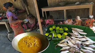 SMALL FISH CURRY with fresh vegetable cooking and eating by santali tribe women | rural village