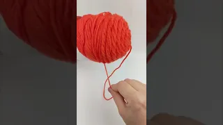 How to Easily Pull Yarn Out of a Skein 🧶