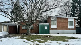 Exploring An ABANDONED 1950’s Mid Century Modern House **UNTOUCHED For 60 Years!!!**