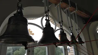 Колокольный звон на 5 колоколах в городе Саласпилс (Латвия) Звон 10/08/2019. Видео из Архива.