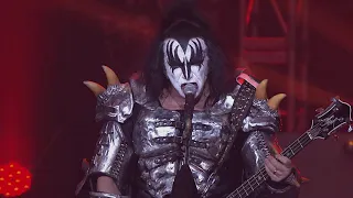 "War Machine Live 4K" - Kiss Rocks Vegas