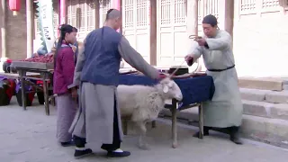 A poor kid exchanged 2 copper coins for a sheep, and the wealthy businessman was shocked!