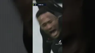 NEYMAR MACHUCA O TORNOZELO E DEIXA CAMPO CHORANDO