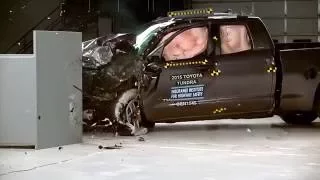 IIHS - 2015 Toyota Tundra extended cab - small overlap crash test / ACCEPTABLE EVALUATION