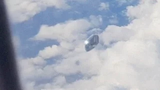 UFO Sighting : UFO in the sky - Spain 👽(CGI)