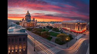 Питер - прогулка по Невскому. Saint Petersburg - walking through the main street in the city centre.