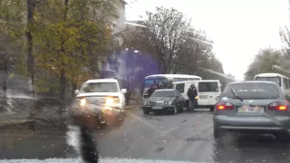 Первомайск-ИНФО: ДТП в Первомайске возле мед. колледжа Мерседес и микроавтобус