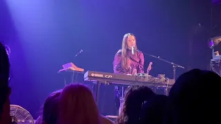 Faouzia - Bad Dreams (Citizens Tour) Montreal