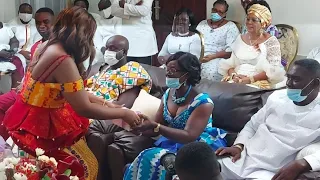Joe Mettle's BRIDE Presents a Special Gift to Mother In-Law | Customary Marriage Ceremony