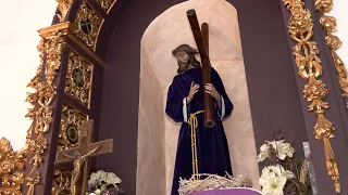 El Cristo del Amparo se prepara para su salida de Martes Santo en Cáceres