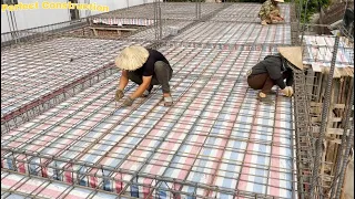 Concrete Floor Construction Techniques Using Wooden Formwork And Precise Floor Iron Layout