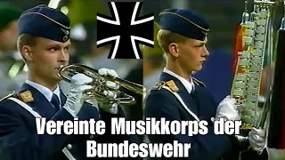 Parade der Bundeswehr im Olympiastadion 1999 - Wachbataillon/Vereinte Musikkorps der Bundeswehr