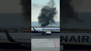 Ryanair Boeing 737-800 at Lanzarote airport 🔥#shorts