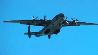 Самолёт АН-22 идёт на посадку  The plane AN-22 comes in to land