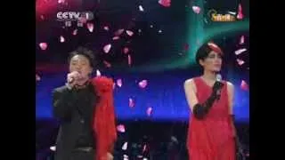 【2012】 Chinese New Year Gala【Year of Dragon】歌曲《因为爱情》王菲 陈奕迅丨CCTV